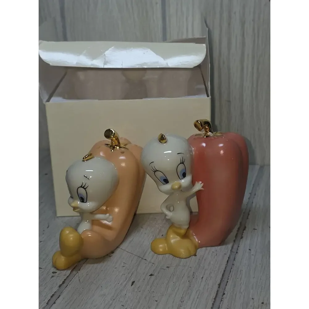 Lenox Tweety Bird Salt & Pepper Shakers Red & Orange Peppers Warner Bros NIB